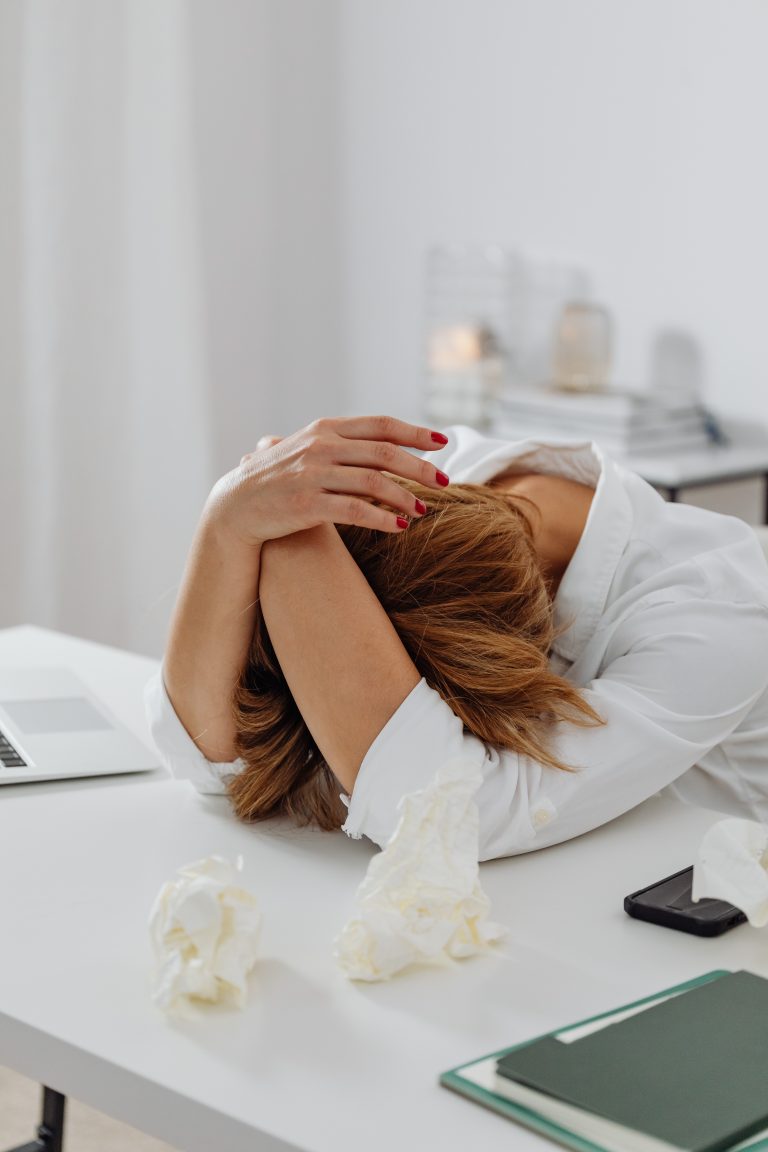 Read more about the article Prévenir le burnout, c’est d’abord soigner l’organisation et l’environnement de travail